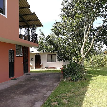 Chapelet Hostal Tababela Εξωτερικό φωτογραφία