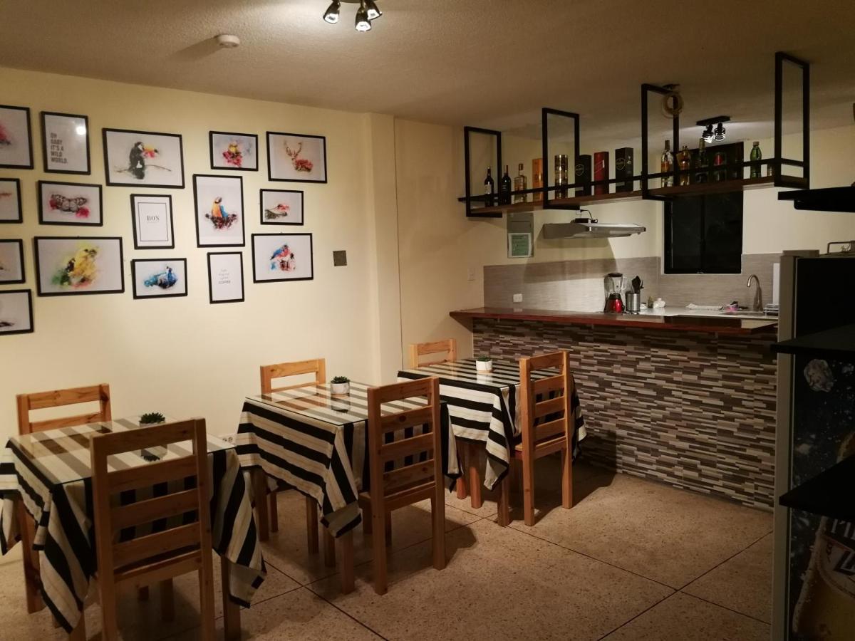 Chapelet Hostal Tababela Εξωτερικό φωτογραφία