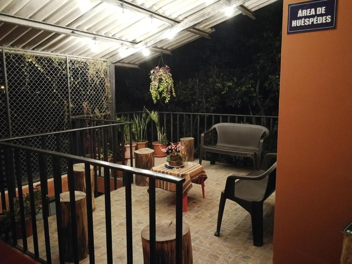 Chapelet Hostal Tababela Εξωτερικό φωτογραφία