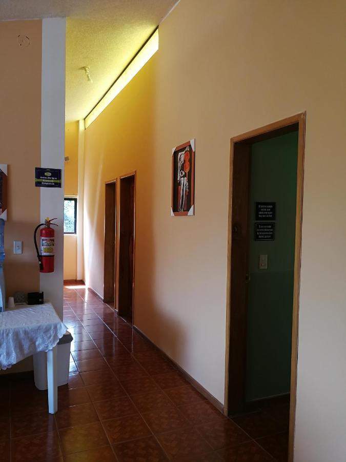 Chapelet Hostal Tababela Εξωτερικό φωτογραφία
