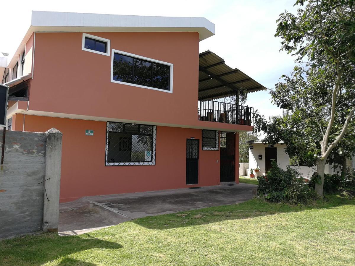 Chapelet Hostal Tababela Εξωτερικό φωτογραφία