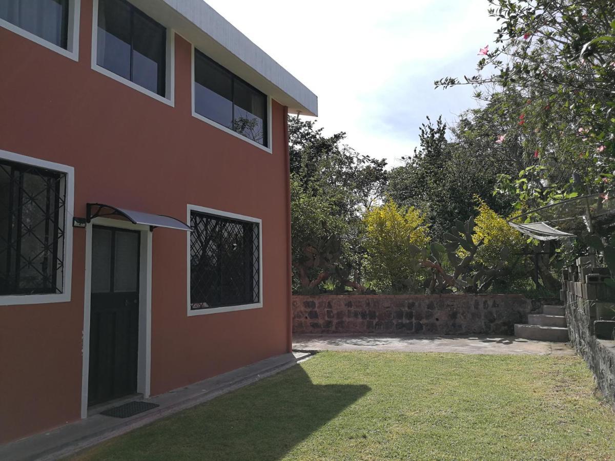 Chapelet Hostal Tababela Εξωτερικό φωτογραφία