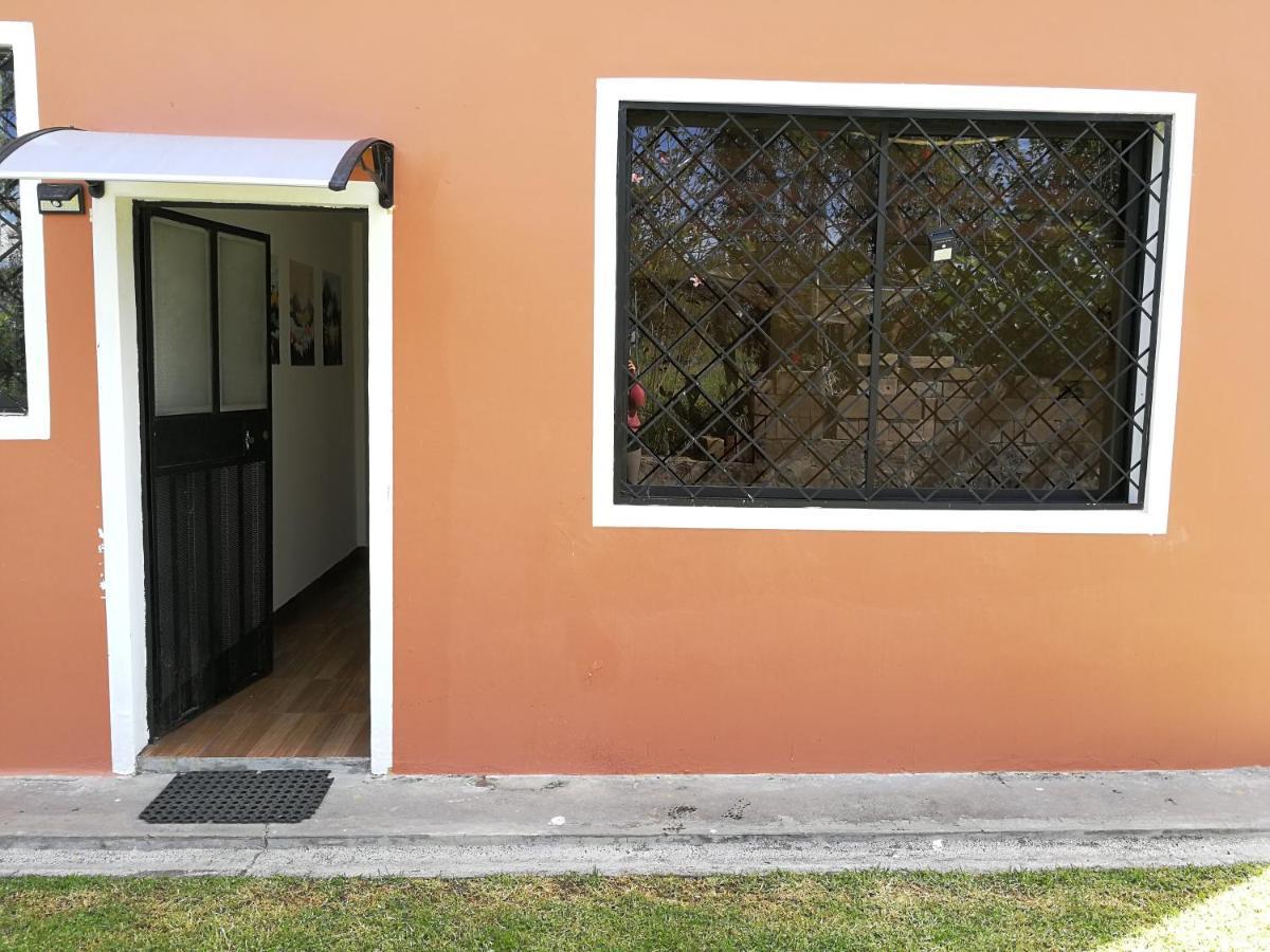 Chapelet Hostal Tababela Εξωτερικό φωτογραφία