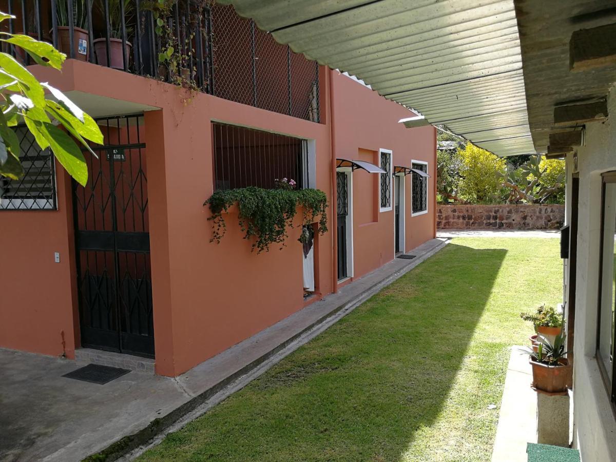 Chapelet Hostal Tababela Εξωτερικό φωτογραφία