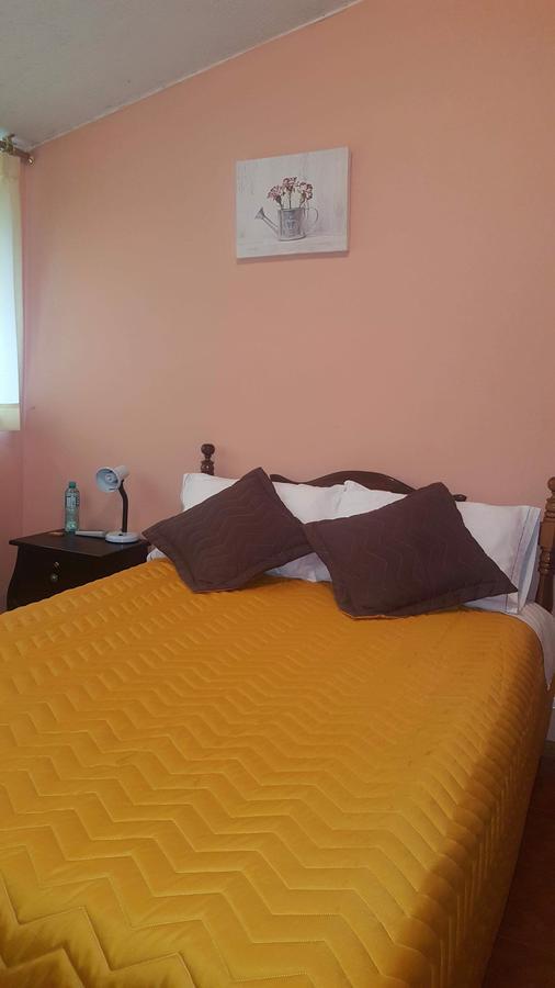 Chapelet Hostal Tababela Εξωτερικό φωτογραφία