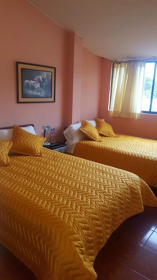 Chapelet Hostal Tababela Εξωτερικό φωτογραφία