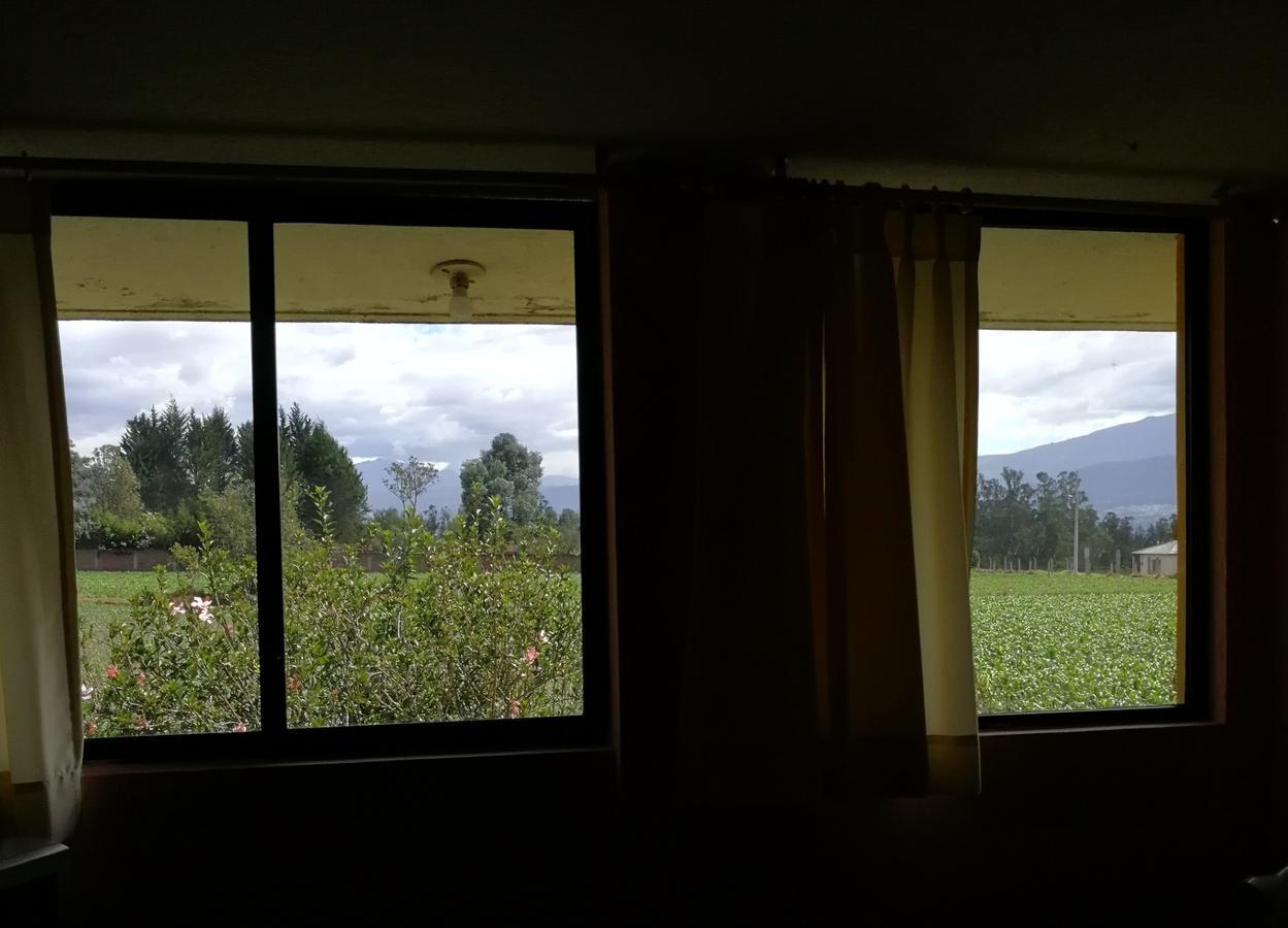 Chapelet Hostal Tababela Εξωτερικό φωτογραφία