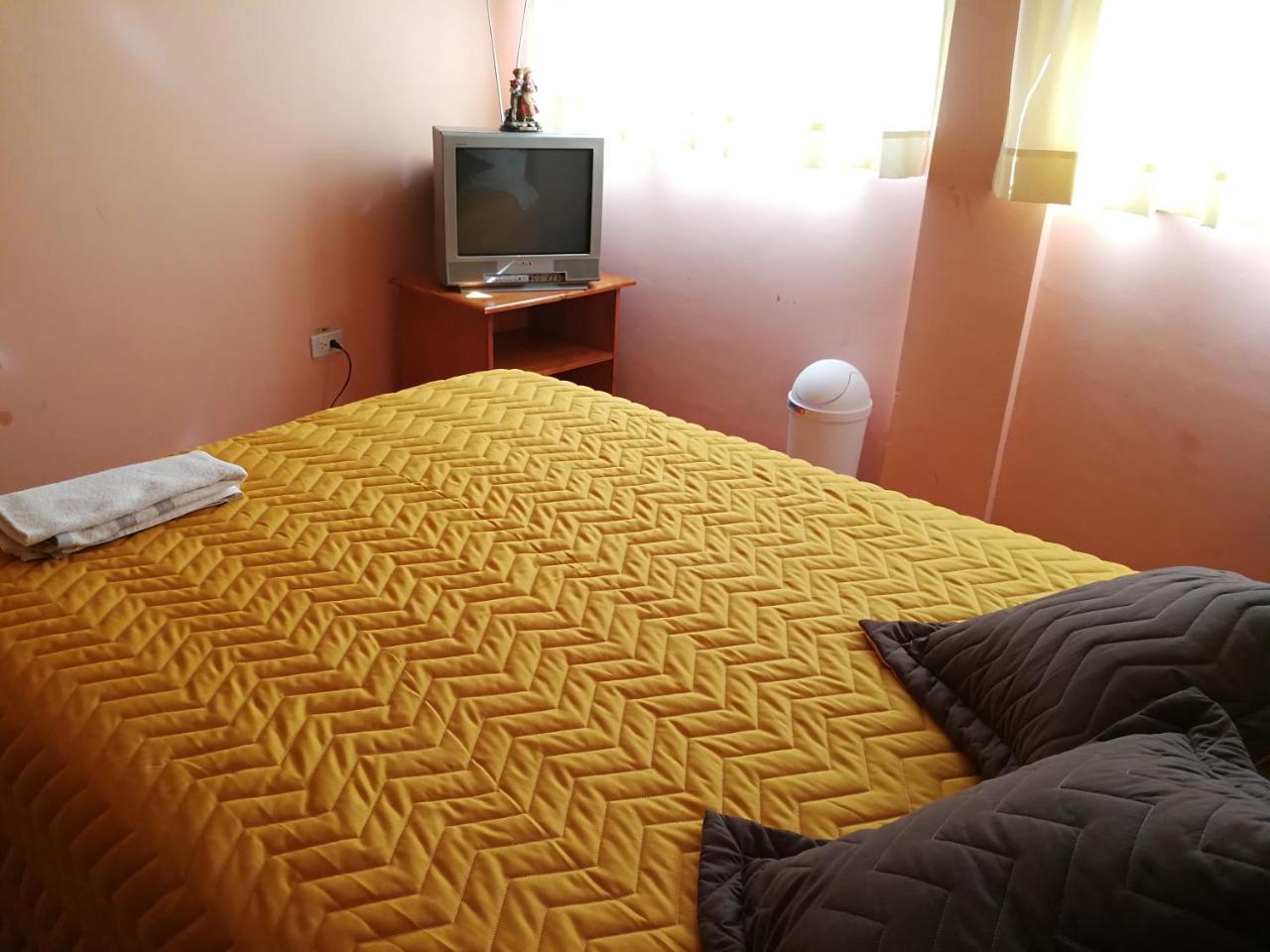 Chapelet Hostal Tababela Εξωτερικό φωτογραφία