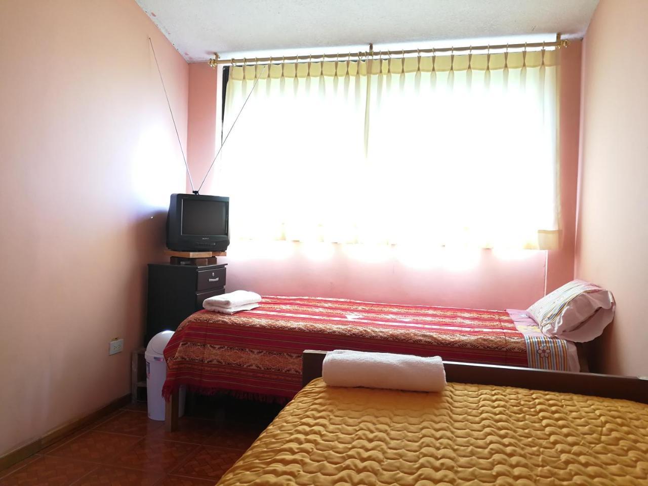 Chapelet Hostal Tababela Εξωτερικό φωτογραφία