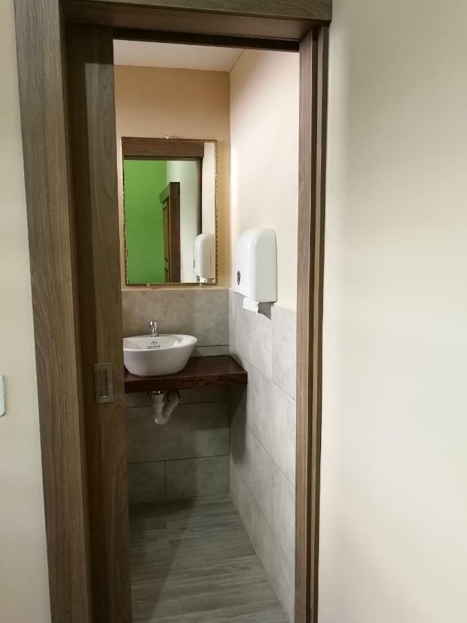Chapelet Hostal Tababela Εξωτερικό φωτογραφία