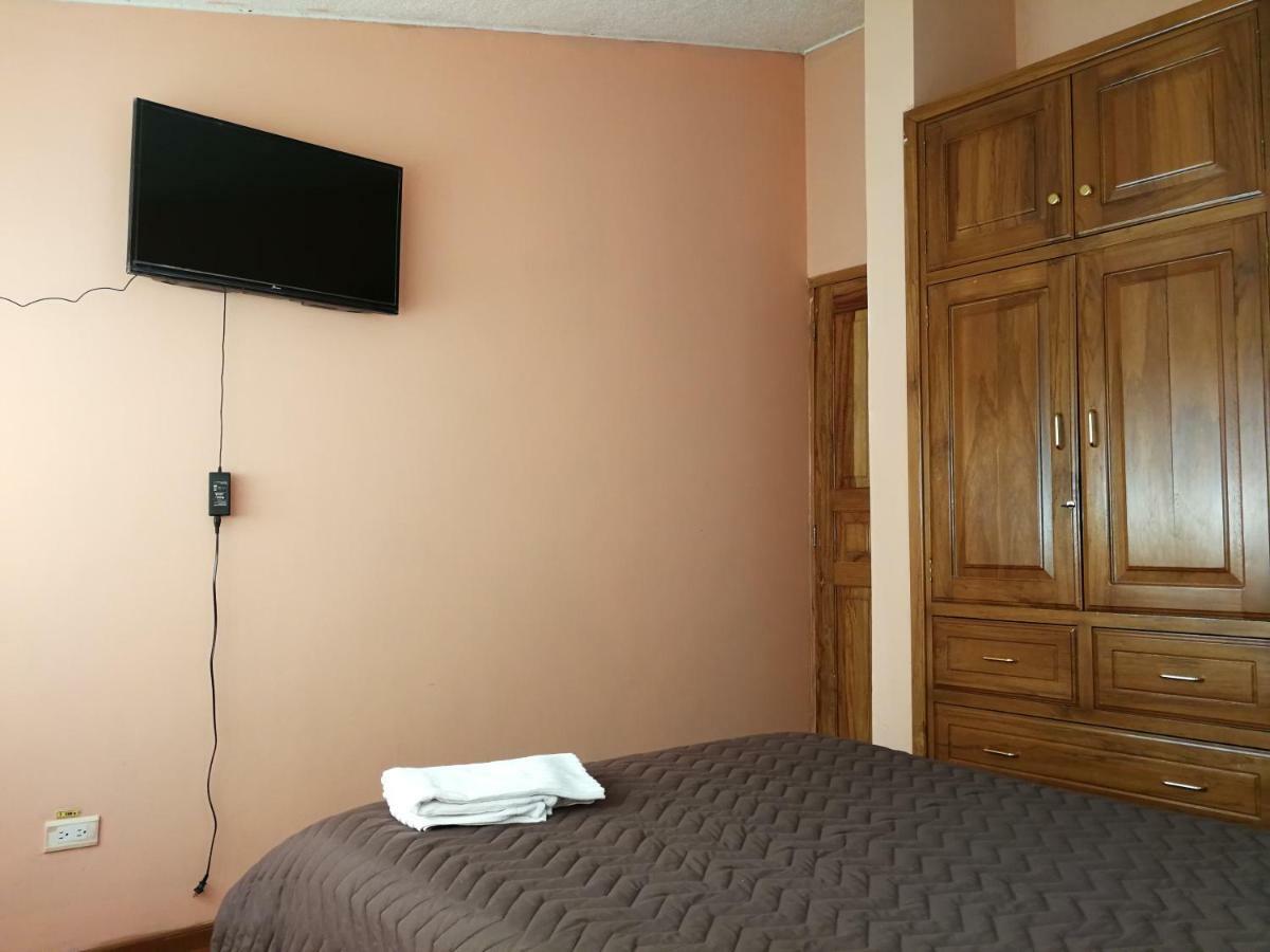 Chapelet Hostal Tababela Εξωτερικό φωτογραφία